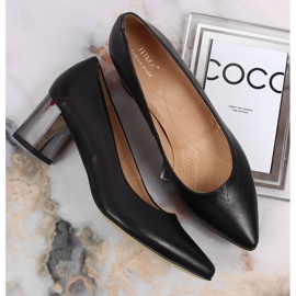 Svart Juma läder pumps på en dekorativ stolpe 1