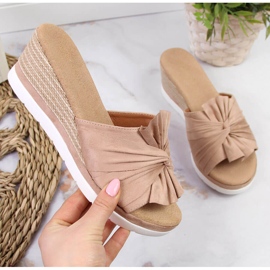 Beige wedge tofflor för kvinnor Potocki 1