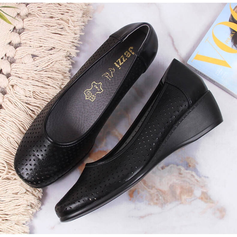 Genombrutna kilskor för kvinnor, svarta Jezzi 1