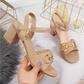 S.Barski Damsandaler på stolpe med beige ornament av S. Barski 1