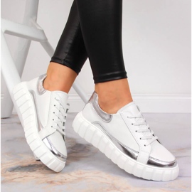 S.Barski Damskor i läder på en vit S. Barski-plattform silver- 1