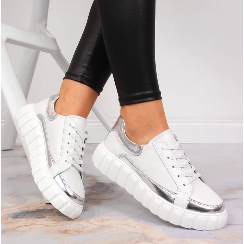 S.Barski Damskor i läder på en vit S. Barski-plattform silver- 1