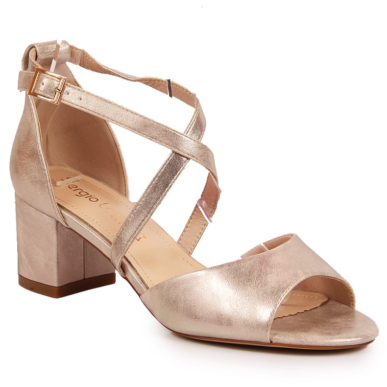 Damsandaler på guldstolpen av Sergio Leone gyllene 1