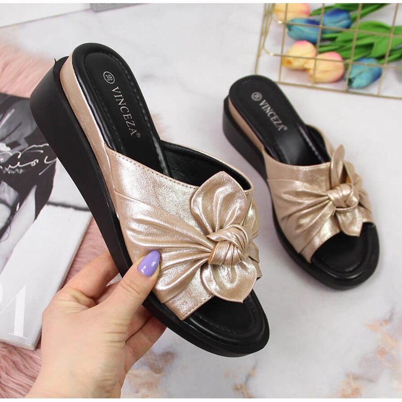 Damtofflor Vinceza med guldkil gyllene 1