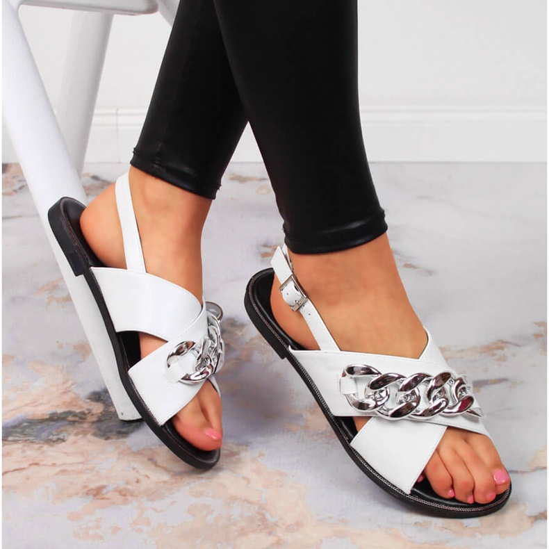 Damsandaler med vit Vinceza-kedja 1