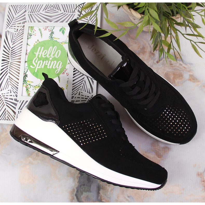 Svarta damskor Jezzi 1