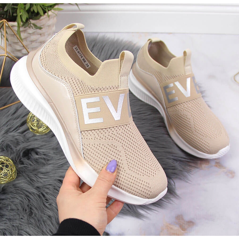 Damsportskor slip on beige Vinceza 1