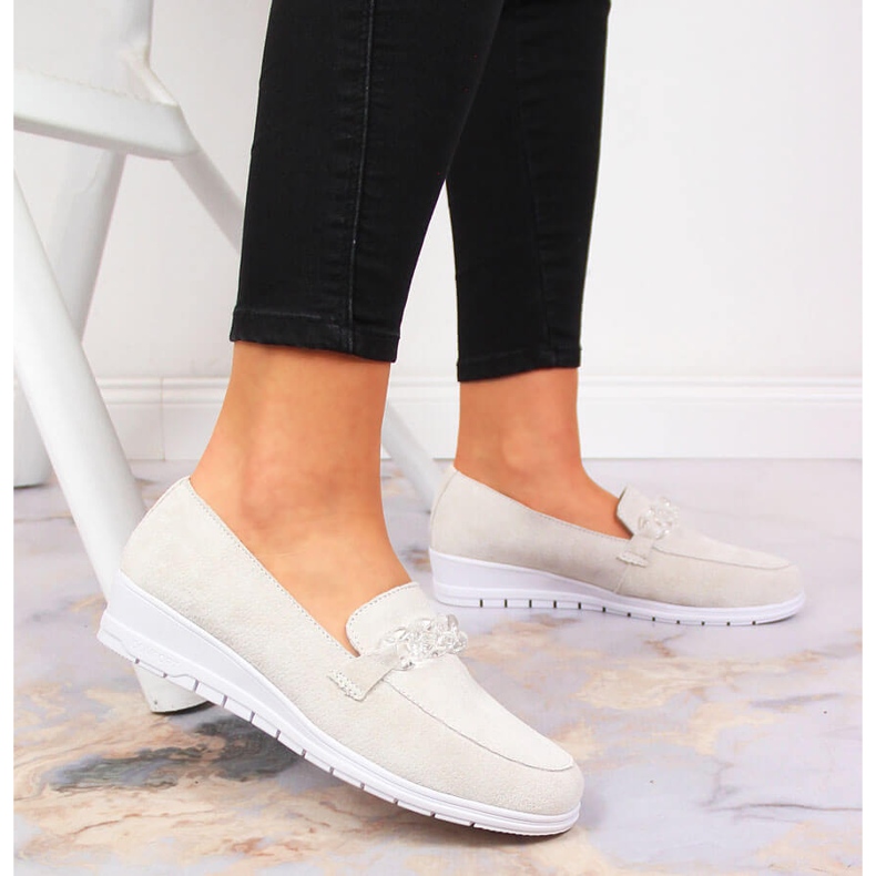 Damläder loafers med en kedja Artiker kräm beige 2