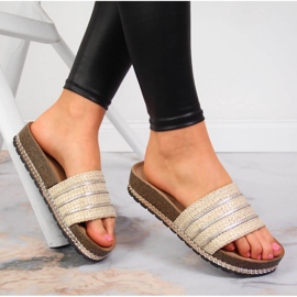 S.Barski Beige tofflor för kvinnor på plattform av S. Bararski 1