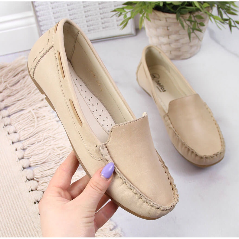 Läder loafers för dam ljusbeige Helios 398 1