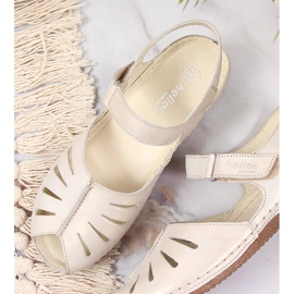 Damsandaler i läder på en gyllene kil Helios 4009 2