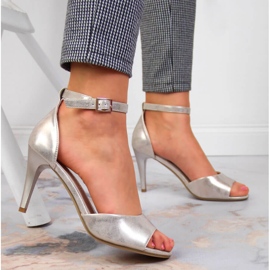 Damsandaler på högklackat guld Sergio Leone gyllene 2