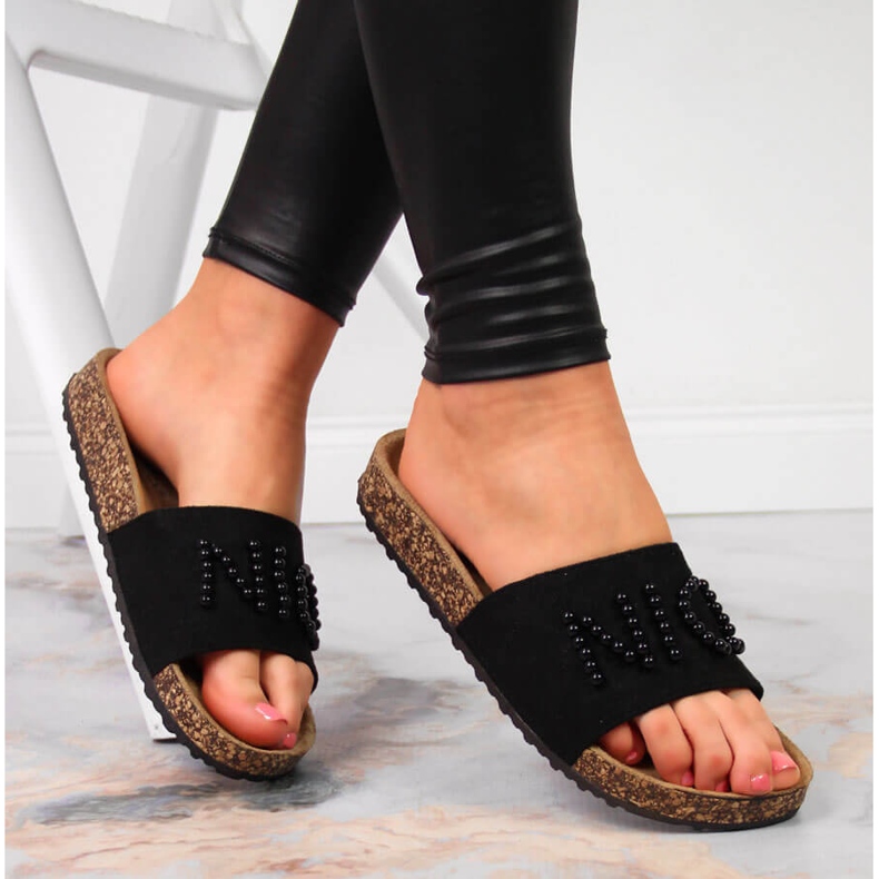 Kvinnors svarta tofflor med pärlor eVento 1