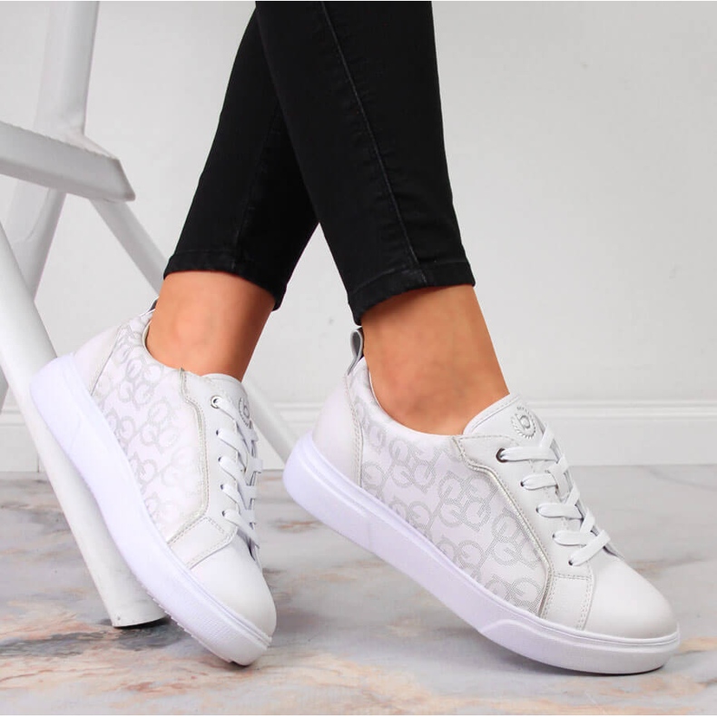 Sneakers för kvinnor vita sneakers Bugatti JJ253151 1