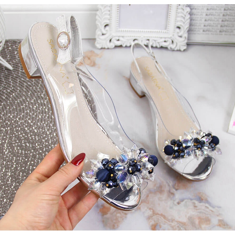 Genomskinliga damsandaler med silver Sabatina-stenar 1