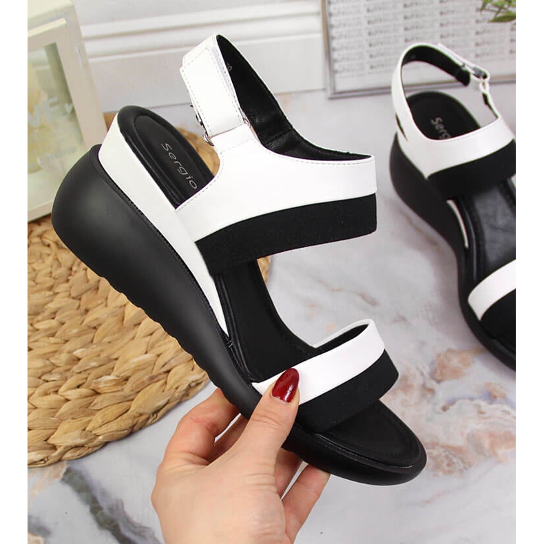 Damsandaler på en kilvit Sergio Leone 1