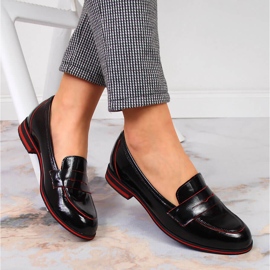 Damskor i läder lordsylackad svart Juma 2