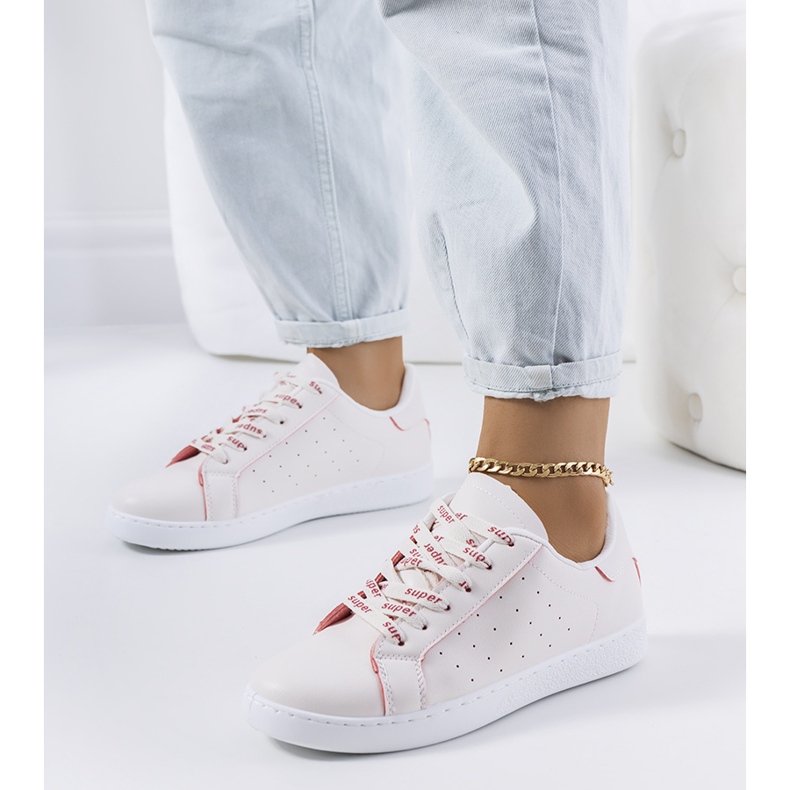 Koho röda och vita sportskor 1