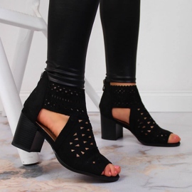 T.Sokolski Svarta genombrutna sandaler för kvinnor från T. Sokolski 2