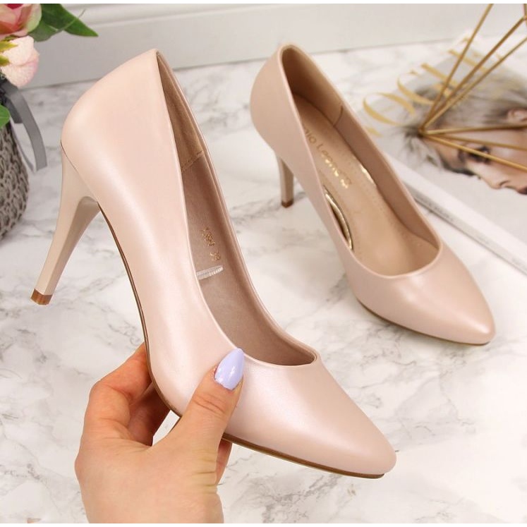 Pumps på en beige pärla W Sergio Leone 1