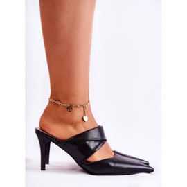 Lädertofflor På En Svart Aveline 2