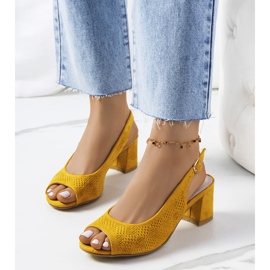 Graco gula genombrutna sandaler 1