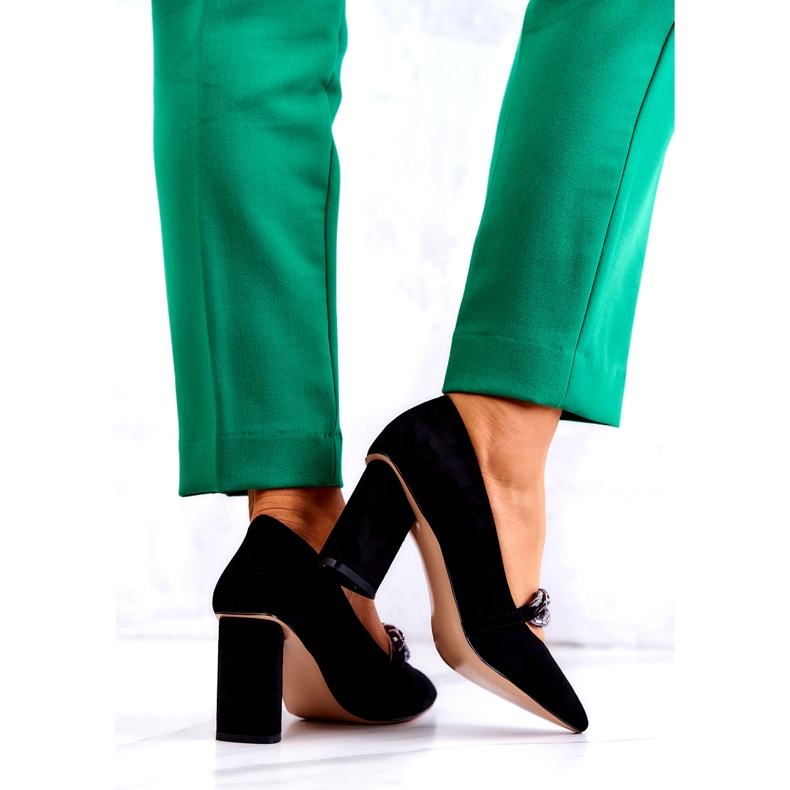 S.Barski Kvinnors mocka pumpar med en svart kedja 5