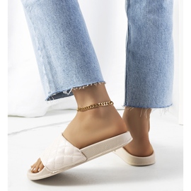 Kate beige quiltade tofflor 2