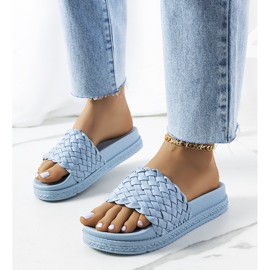 Blå flip-flops på Kapper-plattformen 1
