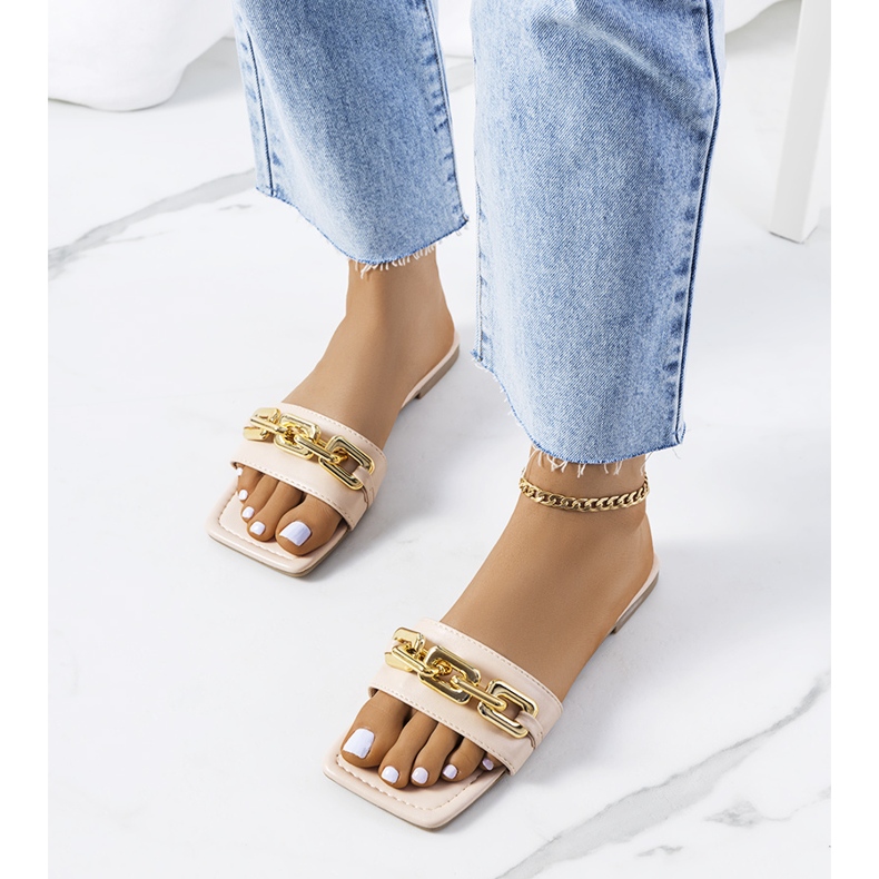 BM Beige eleganta tofflor med Cherell-kedja 1