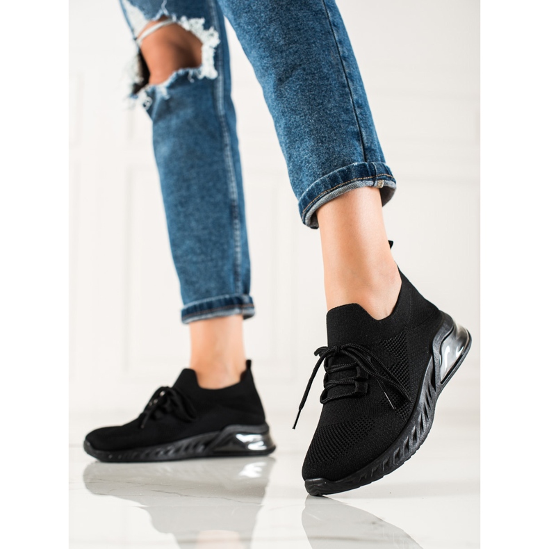 DK Svarta sportskor 2