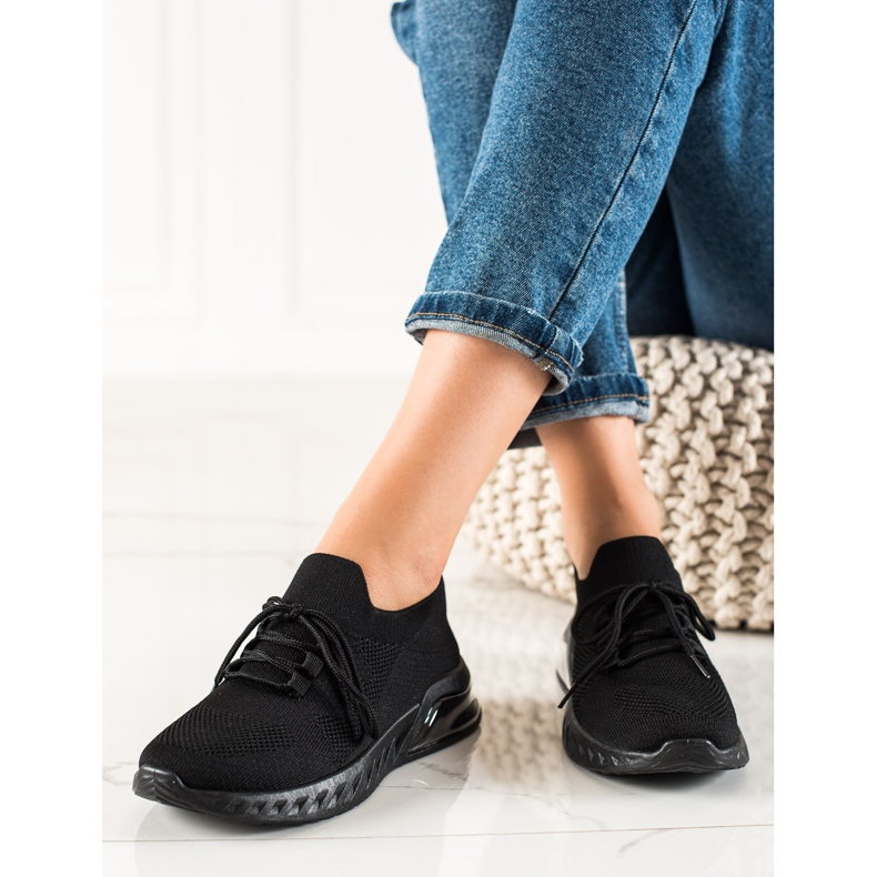 DK Svarta sportskor 1