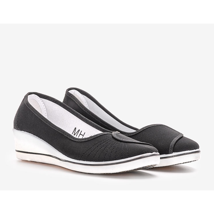 Svarta sneakers från Denison kilklack 1