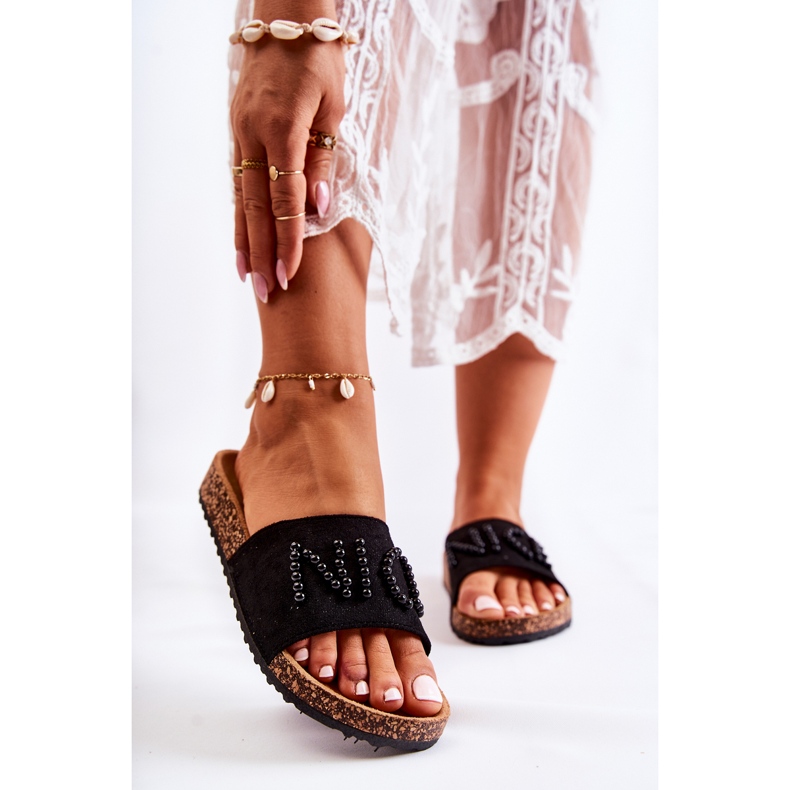 PE1 Klassiska mockatofflor med pärlstav svart Vayana 1