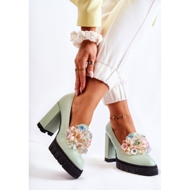 PA2 Eleganta pumpar med slät grön caterine-prydnad 2