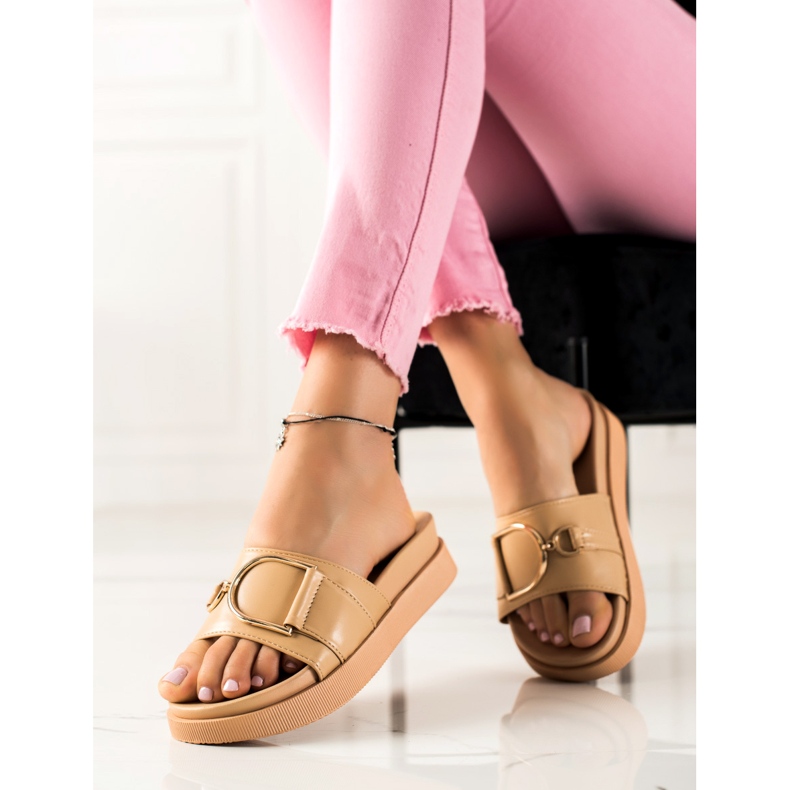 MIKA Snygga beige flipflops brun 1