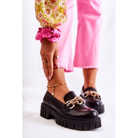 PS1 Läderskor med dekorativ svart karminkedja 1