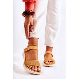 PE1 Bekväma sandaler för kvinnor med kardborre, gul Sidney 1