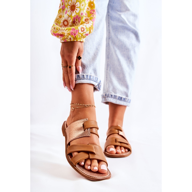 Bekväma lädertofflor för kvinnor Maciejka 05549-29 Brun gyllene 1