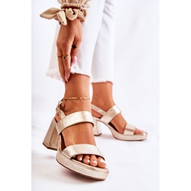 Fashionabla högklackade lädersandaler Maciejka 05522-25 Golden gyllene 1