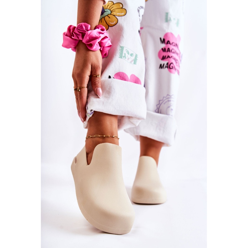 FS1 Fashionabla gummiträskor ljusbeige Meriko 1