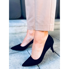 Stiletter på en bekväm Holly Black klack svart 2