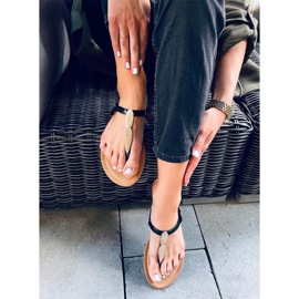 Attina Svarta flipflops 1