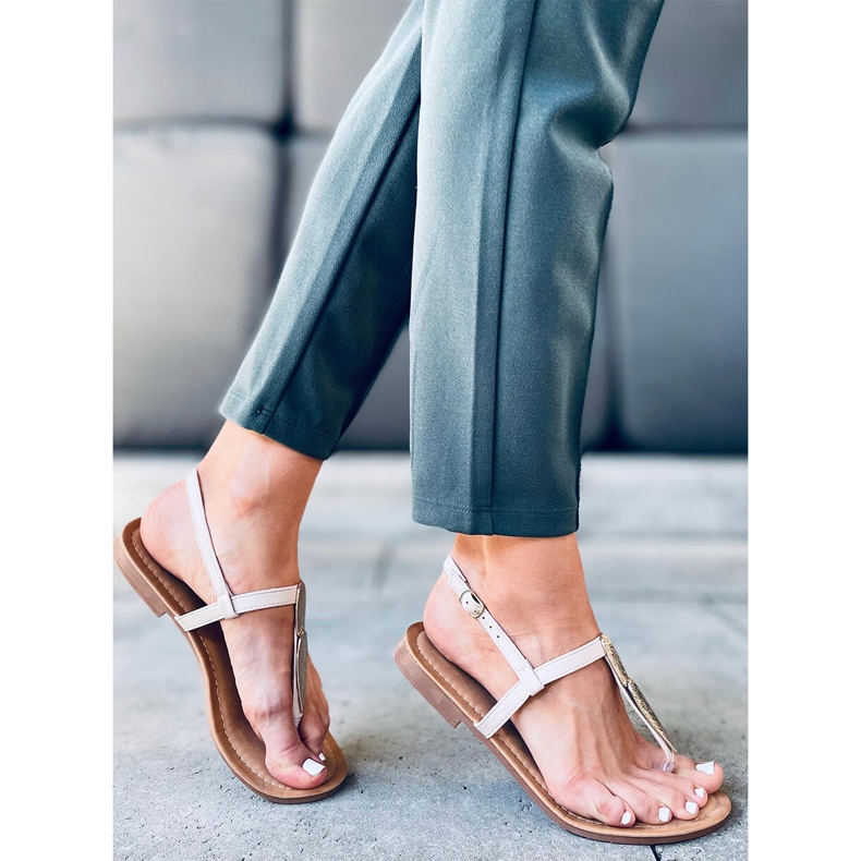 Attina Beige flipflops gyllene 1