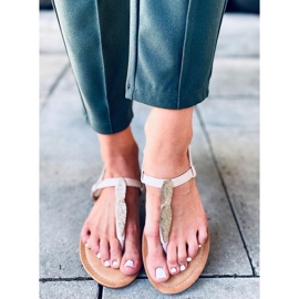 Attina Beige flipflops gyllene 2