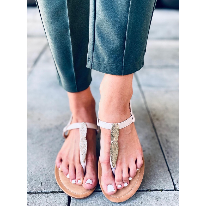 Attina Beige flipflops gyllene 2