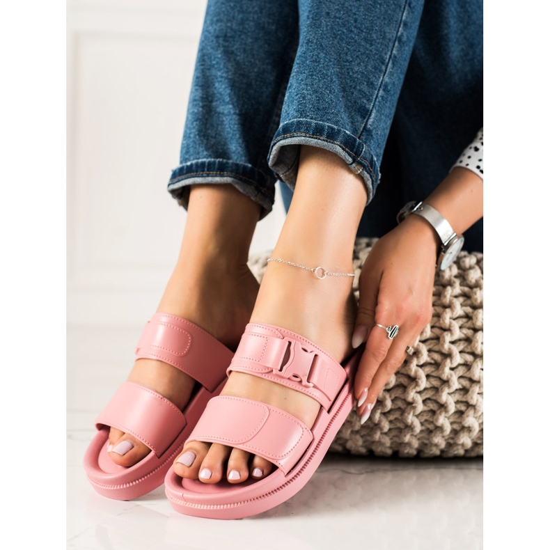 SHELOVET Rosa tofflor med spänne 1