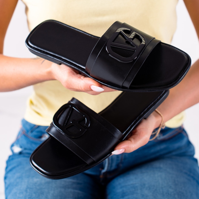 SHELOVET Svarta tofflor 1