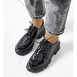 Svartlackade damskor från Donker 1