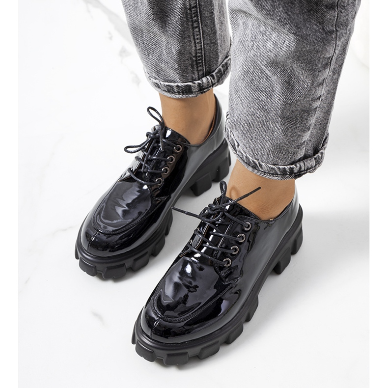 Svartlackade damskor från Donker 1